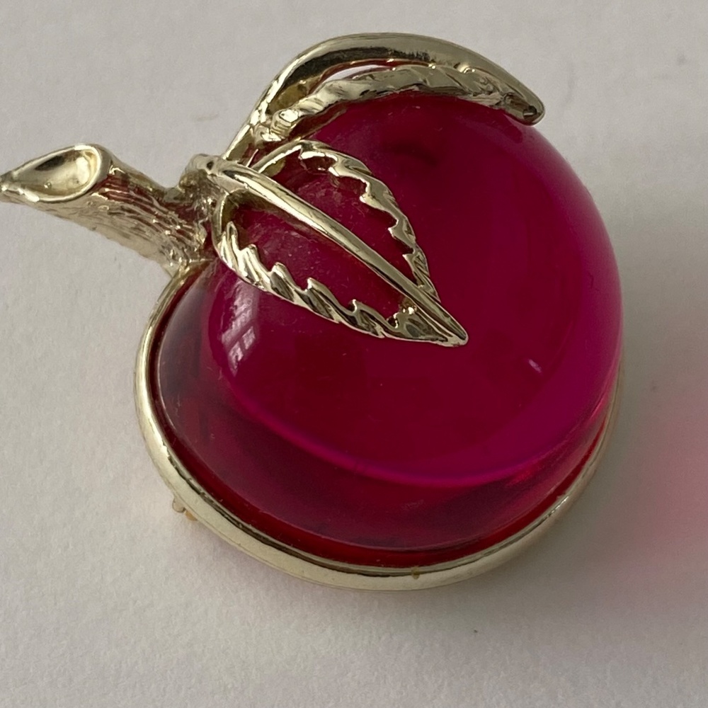 Vintage Sarah Coventry lucite pink apple jelly belly gold tone brooch pin back - Picture 6 of 10